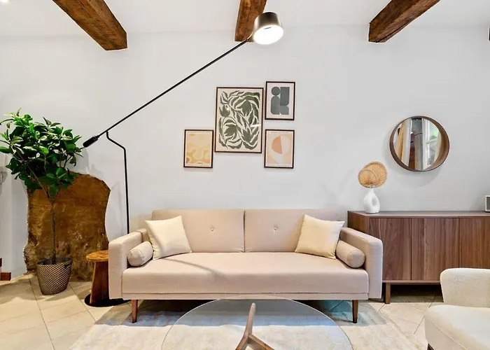 Charming Grund Retreat Near Neumuenster Abbey