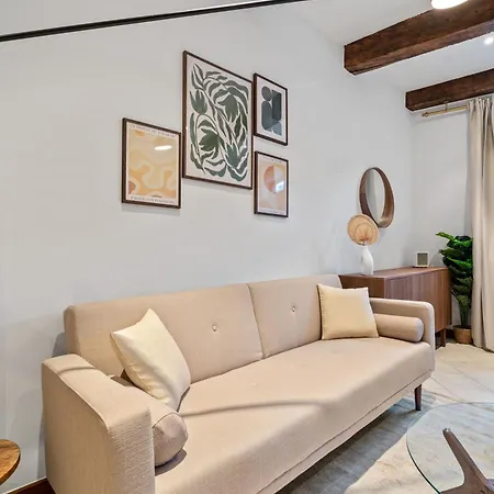 Cozy With Smart Tv, Elevator & Equipped Kitchen Apartment *