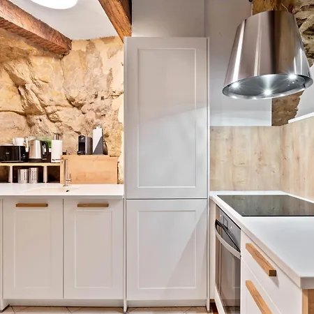 Apartment Cozy With Smart Tv, Elevator & Equipped Kitchen *