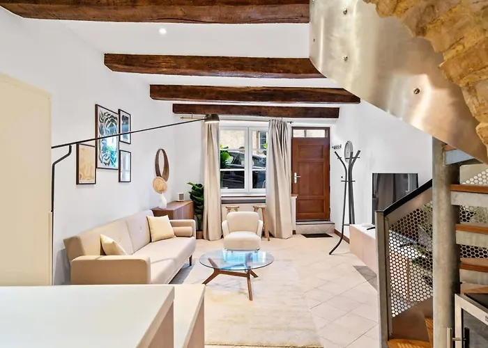 Apartment Charming Grund Retreat Near Neumünster Abbey *