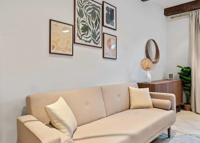 Apartment Charming Grund Retreat Near Neumünster Abbey *