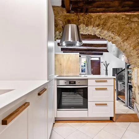 Cozy With Smart Tv, Elevator & Equipped Kitchen